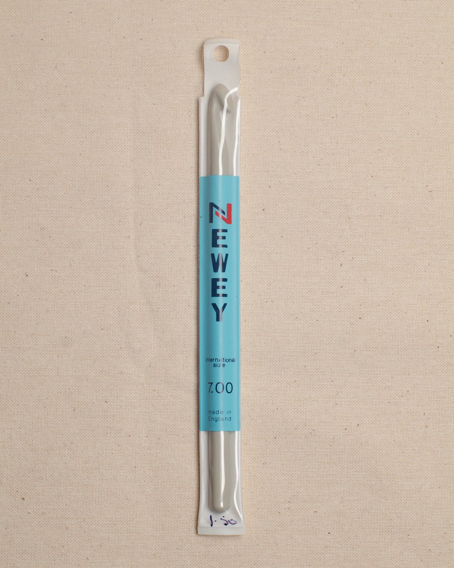 7.0 mm Newey Plastic Crochet Hook
