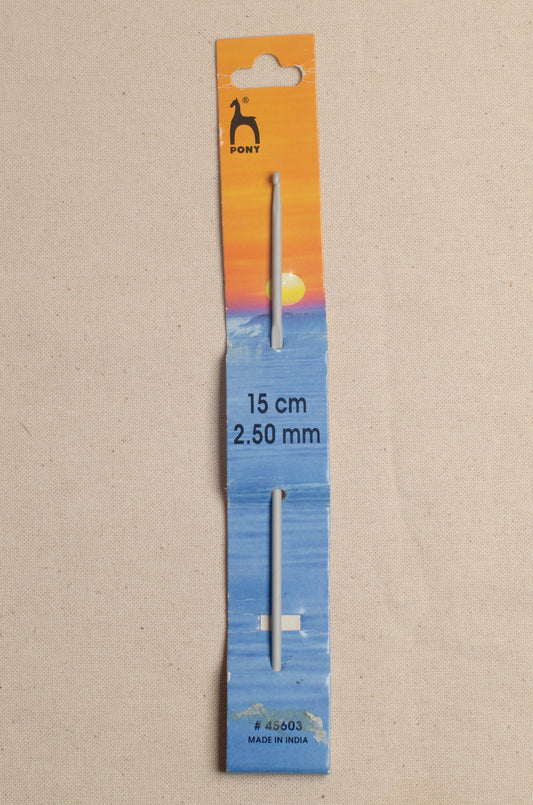 2.5 mm Pony Classic Plastic Crochet Hook